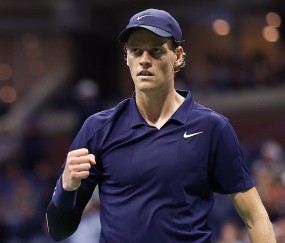 im电竞官方网站-创7大纪录！辛纳3-1连5站大满贯进决赛  硬地大满贯27连胜战阿卡