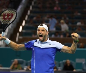 im电竞平台-迪米特洛夫横扫阿尔卡拉斯，32岁继续回春